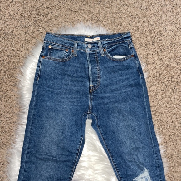 Levi’s Wedgie Straight Distressed, Raw Hem, Button Fly Jeans - Picture 3 of 8